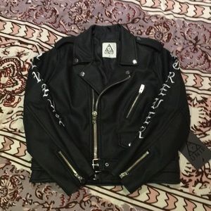 Cropped leather jacket